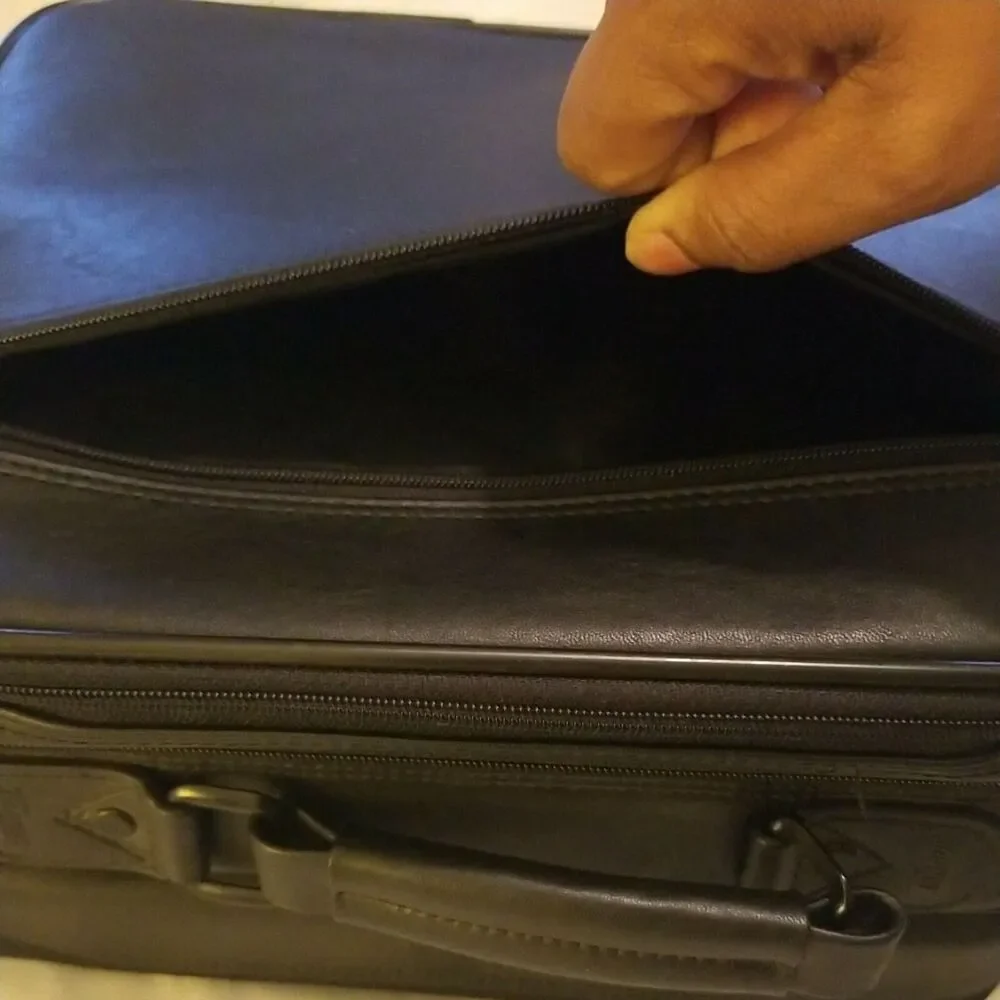 Targus Laptop Computer Bag Business Briefcase Leather Multiple Compartments